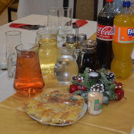 Pensiunea Popasul Ursilor Chiscau Buitenkant foto