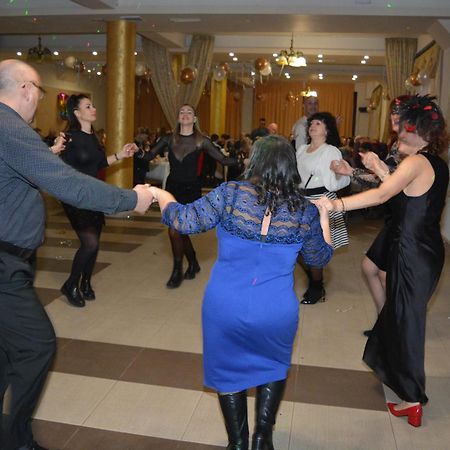 Pensiunea Popasul Ursilor Chiscau Buitenkant foto